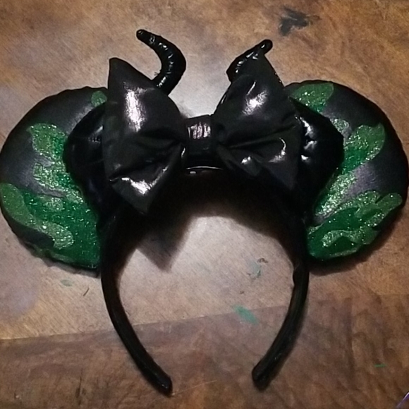 Disney Accessories - Maleficent Light Up Themed Minnie Mouse Ears